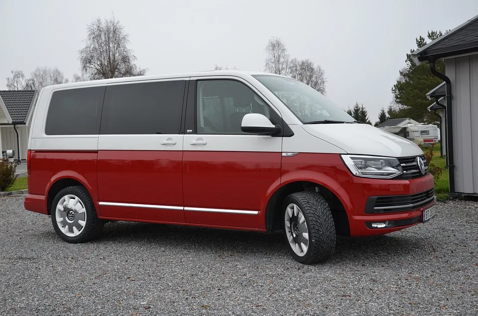 Comment choisir une voiture familiale et quelles sont les caractéristiques les plus importantes pour les familles ?