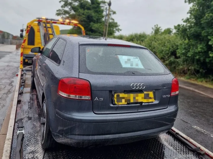 Audi Driver mène la police sur Chase sous la pluie à Garstang