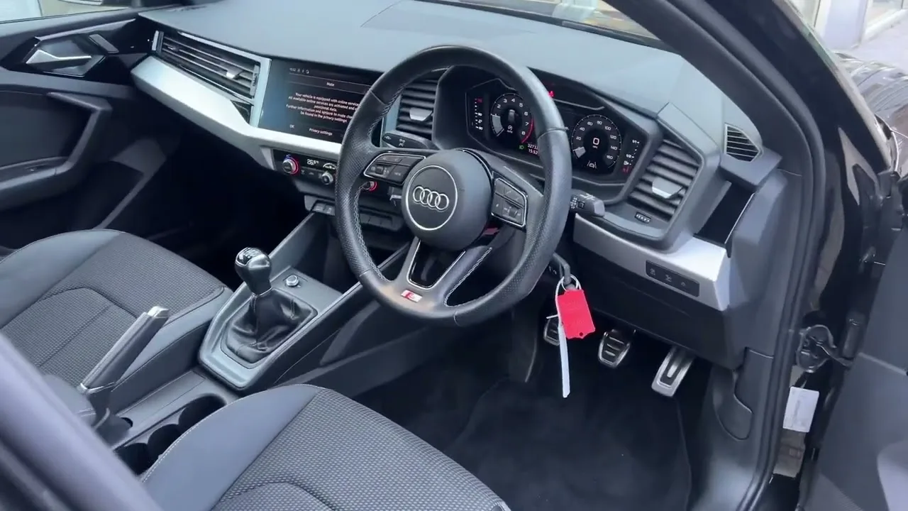 Audi A1 Sportback S Line 30 TFSI 110 PS 6 vitesses
