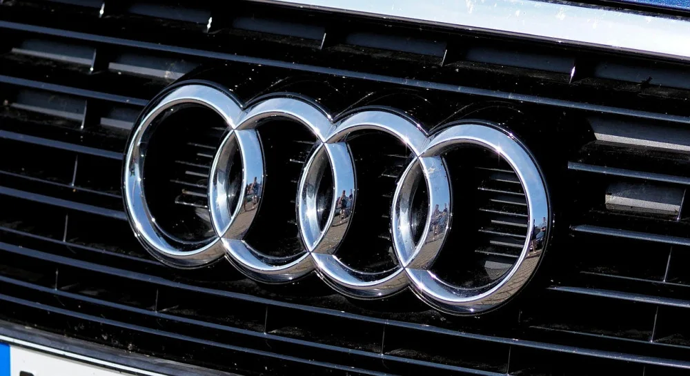 Audi Driver qui avait un couteau dans sa veste et sa drogue dans sa chaussette interdite des routes | Nouvelles locales | NOUVELLES | NOUVELLES MACCLESFIELD NUB