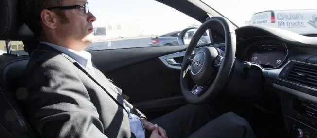 EXCLUSIF. J’ai roulé dans l’Audi robotisée. Bluffant !
