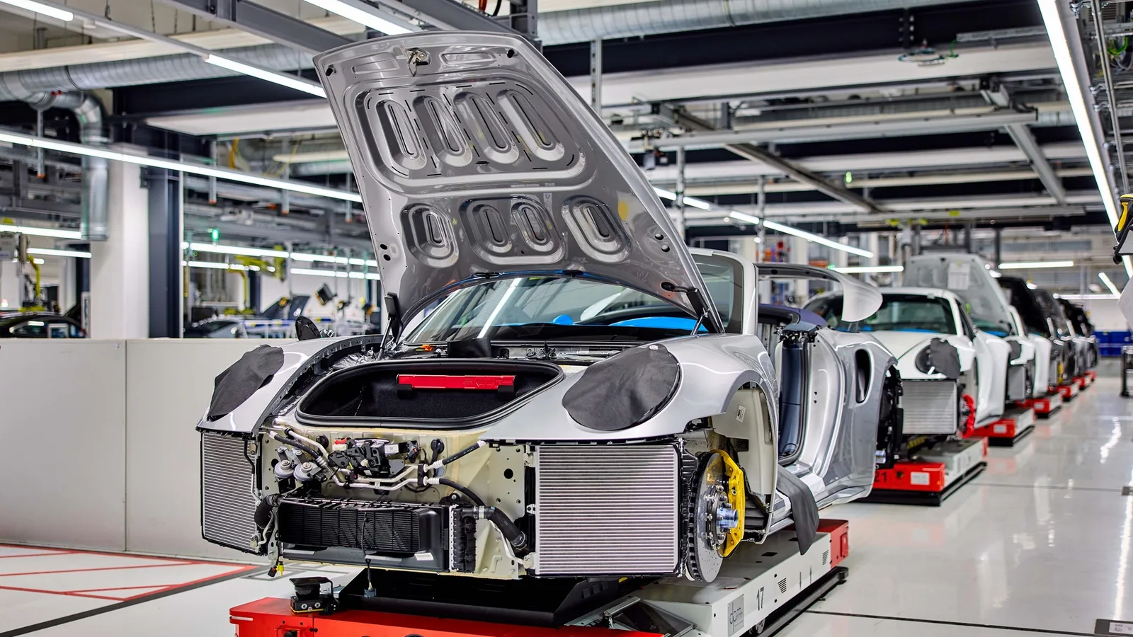 Porsche, Audi pourrait construire des voitures aux États-Unis pour éviter les tarifs: rapport