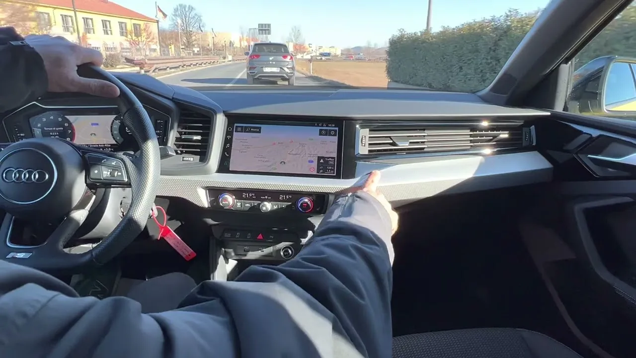 Audi A1 Sportback 30 TFSI S-Tronic Advanced S-Line Road Strada comme nouveau !!