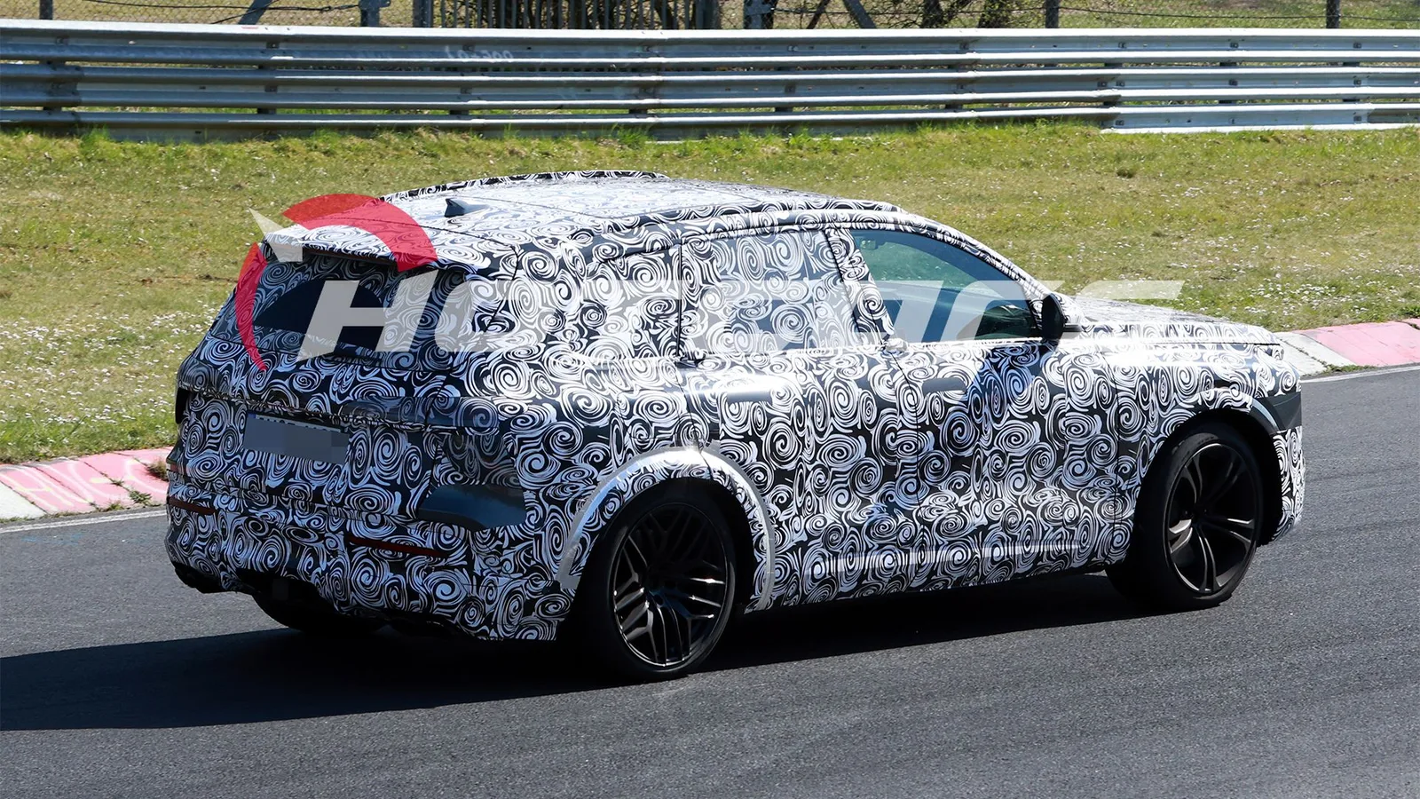 2026 Audi Sq7 Mule Rapage des tours Nürburgring dans les tests de pré-production