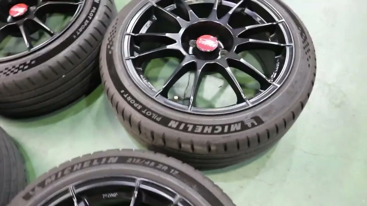 OZ ULTARALEGGERA 17 pouces AUDI S1