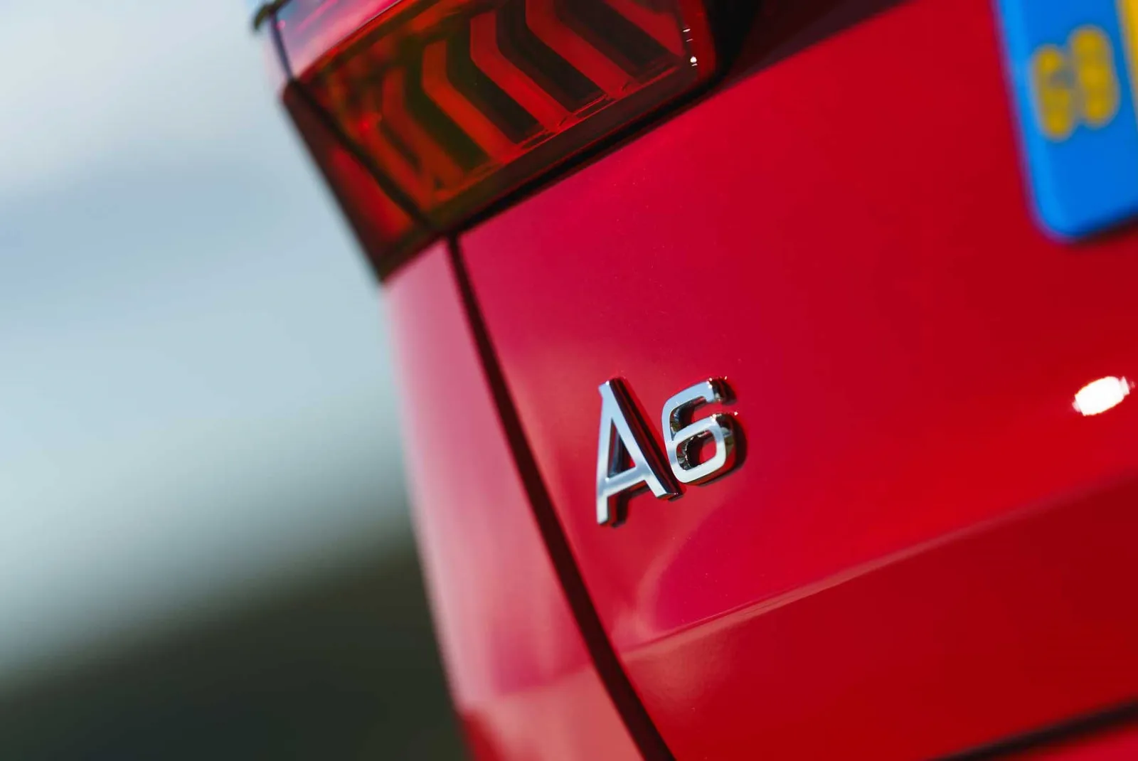 Audi U retourne sur des noms de modèle de voiture à combustion à numéro d’image et des noms de voiture à numéro d’origine impair