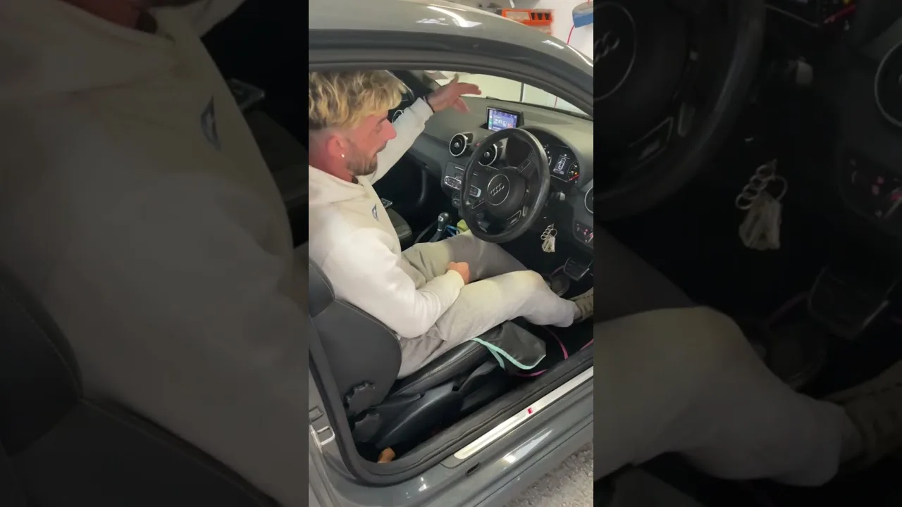AUDI A1 CAR PLAY MODE + ADMISSANCE DE CAMERA #AUdio #Audi #carplay #ReverseCamera