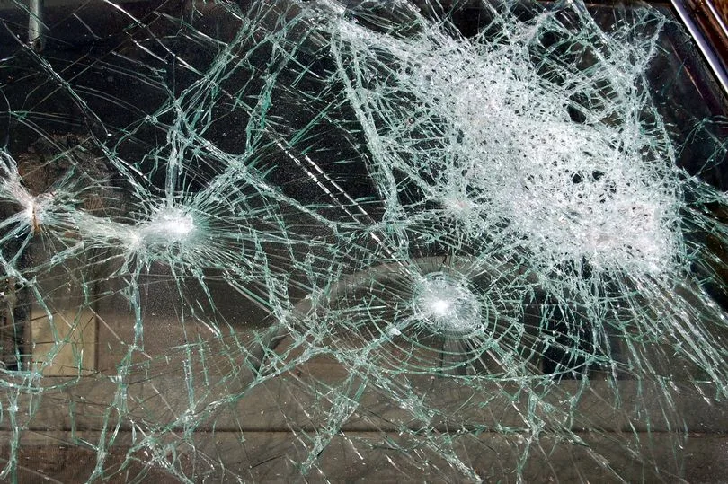 Un couvreur accuse le TDAH d’avoir détruit Audi à cause d’enfants