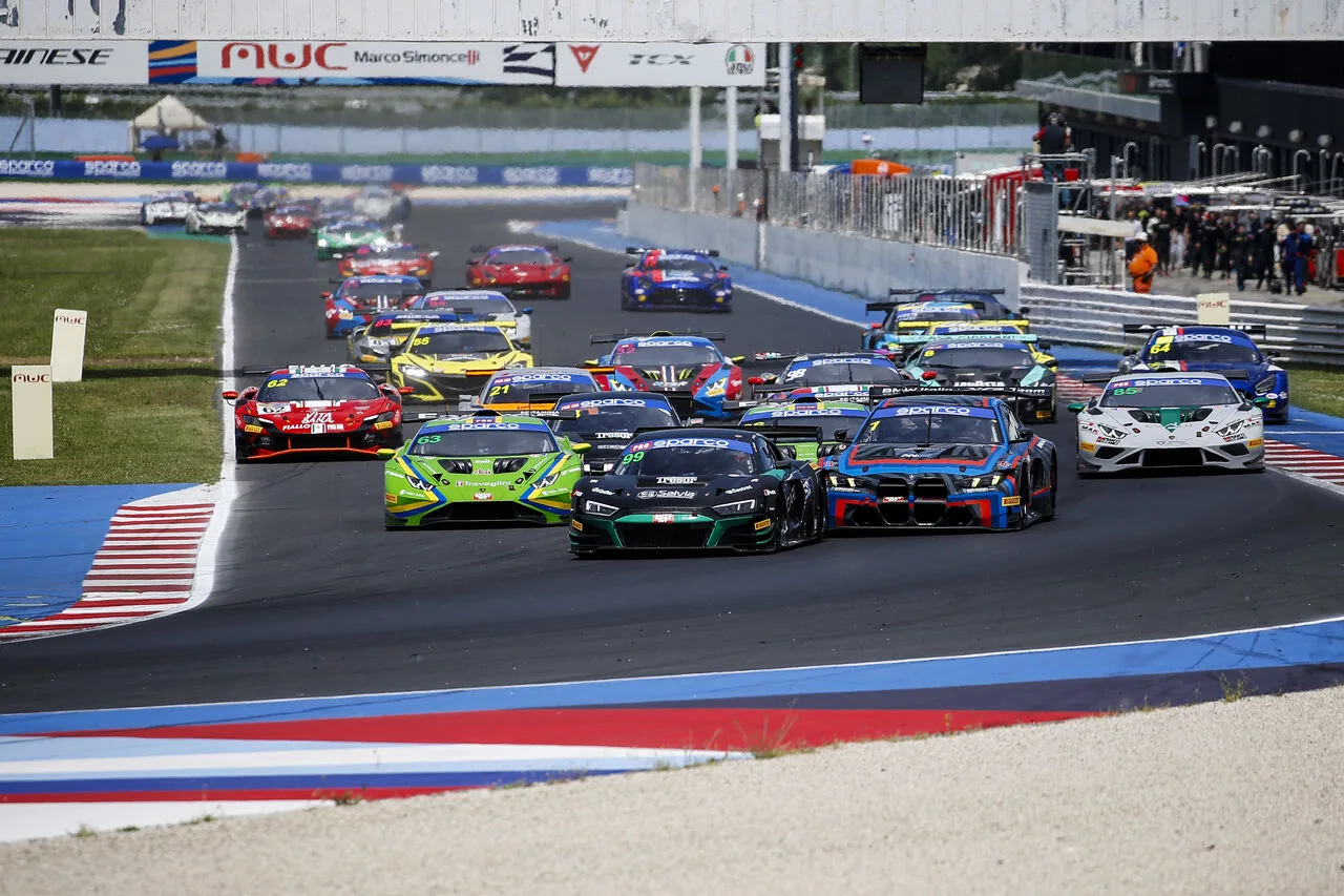 Victoire globale pour Audi R8 LMS dans les courses d’endurance italiennes