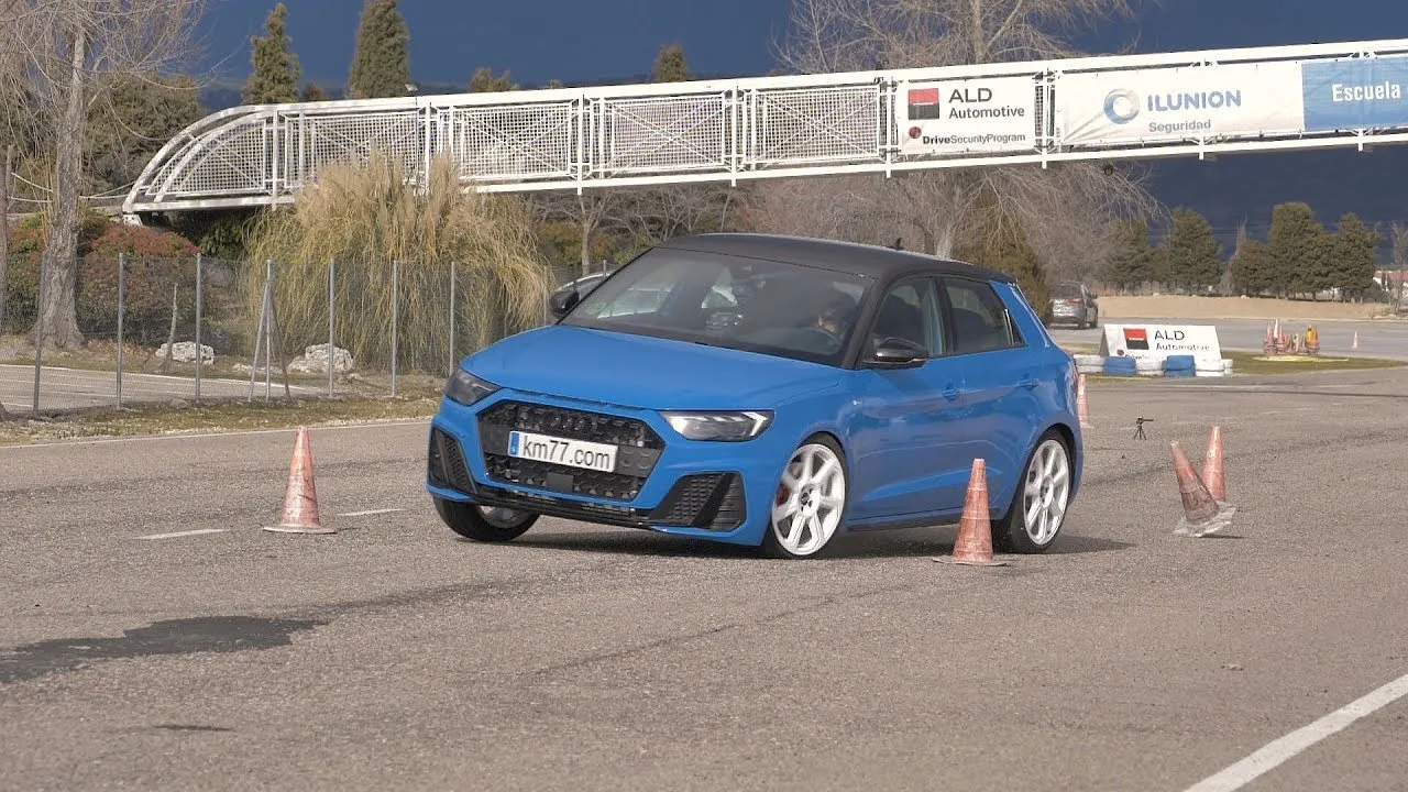 Audi A1 Sportback 2019 – Manœuvre d’esquive (essai à l’orignal) et slalom | km77.com