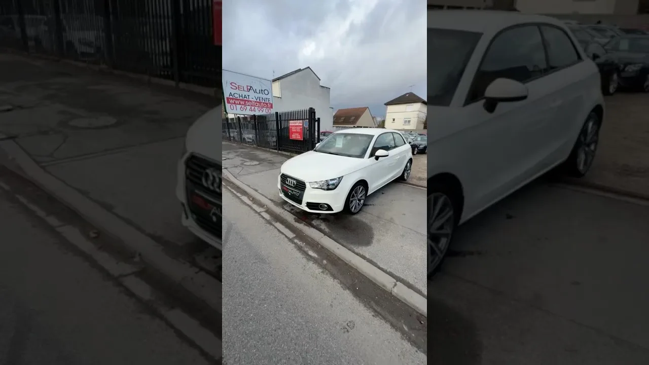 AUDI A1 1.6 TDI 105CH FAP AMBITION LUXE 10/2011