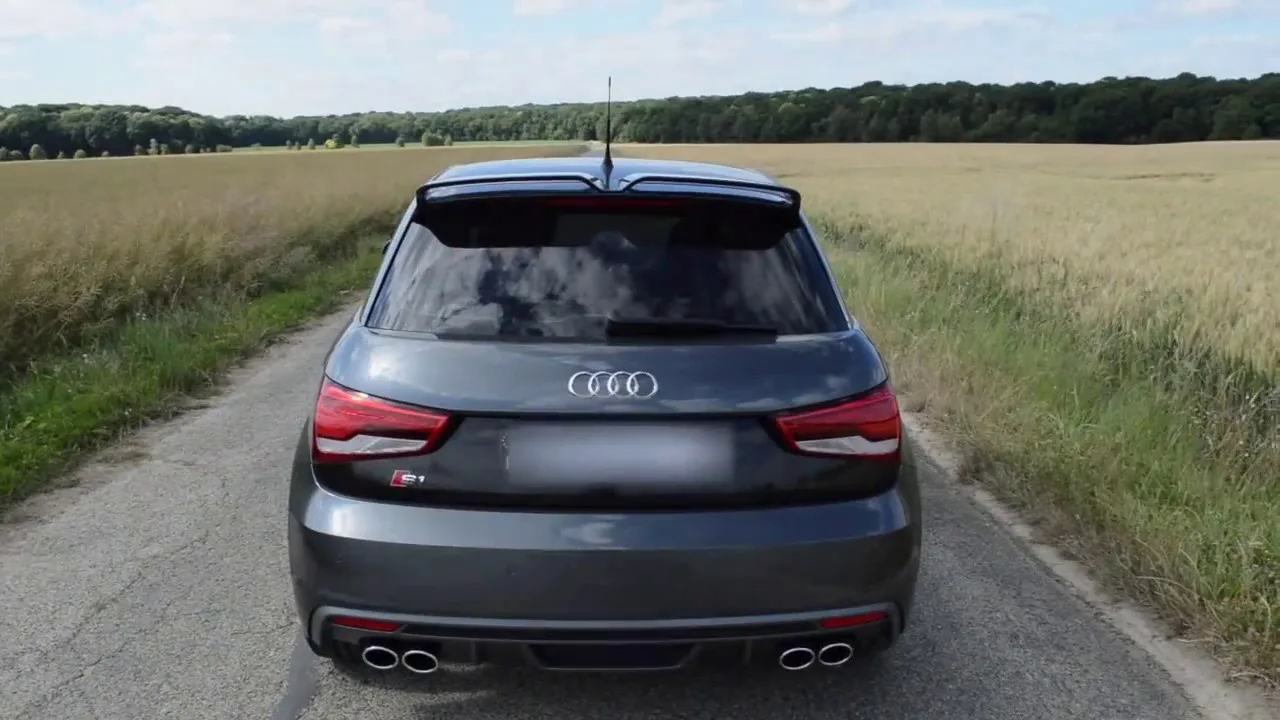 Audi S1 ​​​​avec échappement sport Milltek