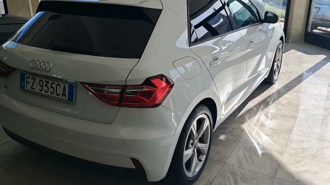 AUDI A1 SPORTBACK 1.0 ESSENCE