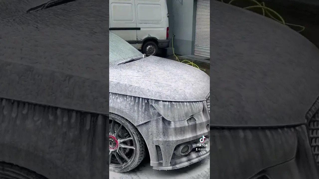 Bagged Audi A1 Colour Flow Wrap #airsuspension #airlift #wrappedcar #detailing